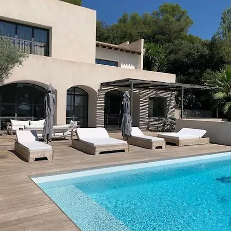 Calme Et Confort Dans Un Ecrin De Verdure Villa