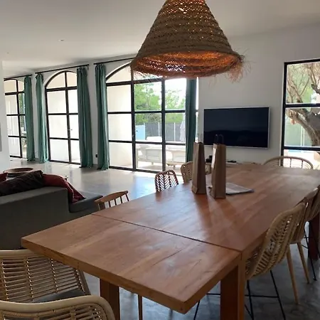 Superbe Et Spacieuse Villa Dans Un Ecrin De Verdure