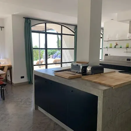 Calme Et Confort Dans Un Ecrin De Verdure Villa